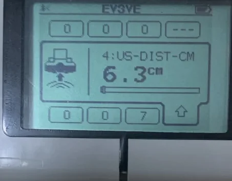 EV3 Port View showing port 4 as 4:US-DIST-CM with a reading of 6.3 centimetres.